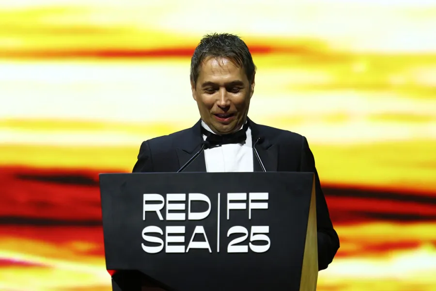 شون بيكر Sean Baker في مهرجان البحر الأحمر السينمائي 2025- مصدر الصورة: (Photo by Tim P. Whitby/Getty Images for The Red Sea International Film Festival