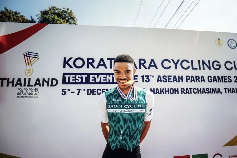 اللاعب السعودي فواز الفويز يحقق ذهبية آسيا 2025 - الصورة من حساب الاتحاد السعودي للدراجات على منصة إكس