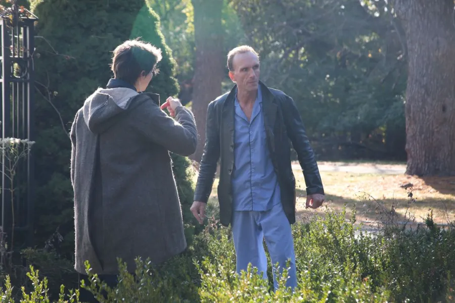 بيتر غرين في موقع تصوير فيلم "3 Days Rising" في ويست أورانج، نيو جيرسي. (Peter Greene on the film set of "3 Days Rising" in West Orange, New Jersey)- مصدر الصورة: (Photo by ROB KIM / GETTY IMAGES NORTH AMERICA / Getty Images via AFP)