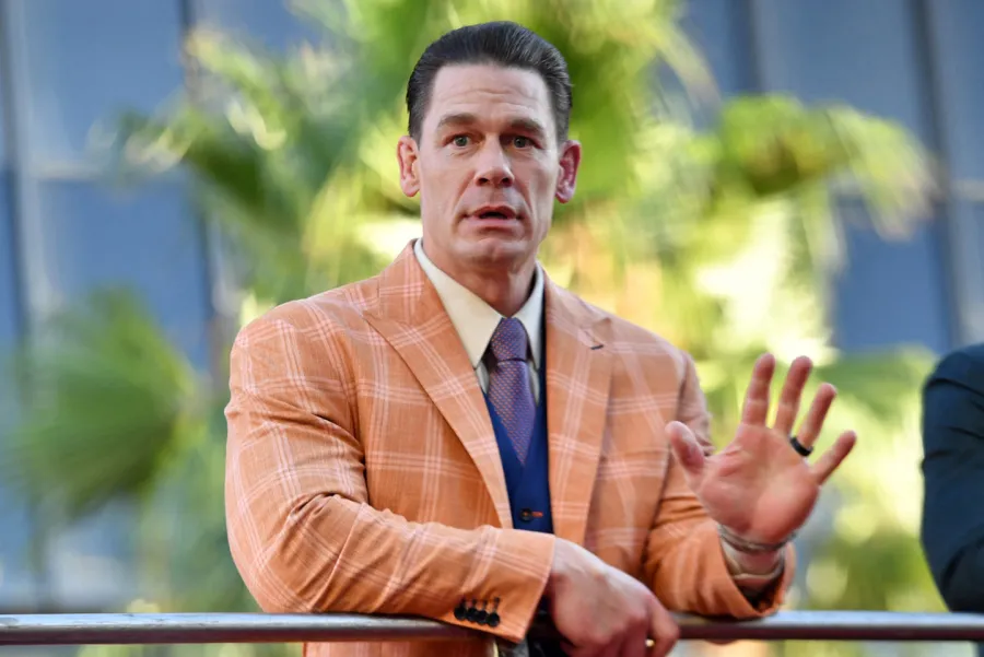 جون سينا أثناء حضوره فيلم جاكبوت! في ‏هوليوود John Cena as he attends the film Jackpot! in Hollywood‏- مصدر الصورة: (‏Photo by Valerie ‎Macon / AFP‏)‏