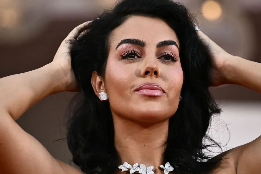 جورجينا رودريغيز Georgina Rodriguez في مهرجان فينيسيا السينمائي 2024. مصدر الصورة: Marco BERTORELLO / AFP
