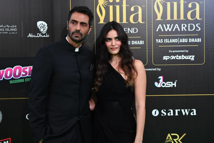 أرجون رامبال وغابرييلا ديميتريادس في أبو ظبي (Gabriella Demetriades and Arjun Rampal in abu dhabi). مصدر الصورة: Ryan LIM / AFP