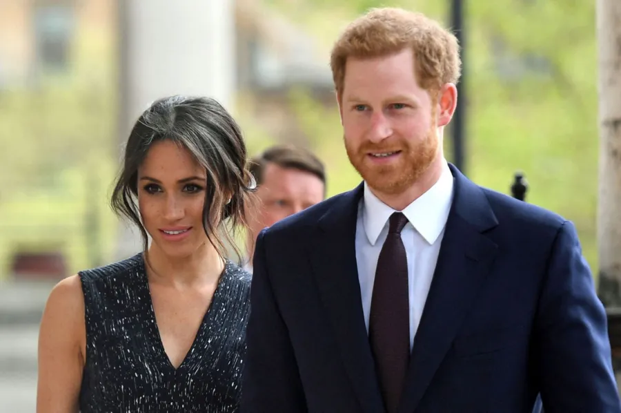 الأمير هاري وميغان ماركل في كنيسة سانت مارتن إن ذا فيلدز في ميدان ترافالغار بلندن (Prince Harry and Meghan Markle at St Martin-in-the-Fields in Trafalgar Square in London). مصدر الصورة: Victoria Jones / POOL / AFP