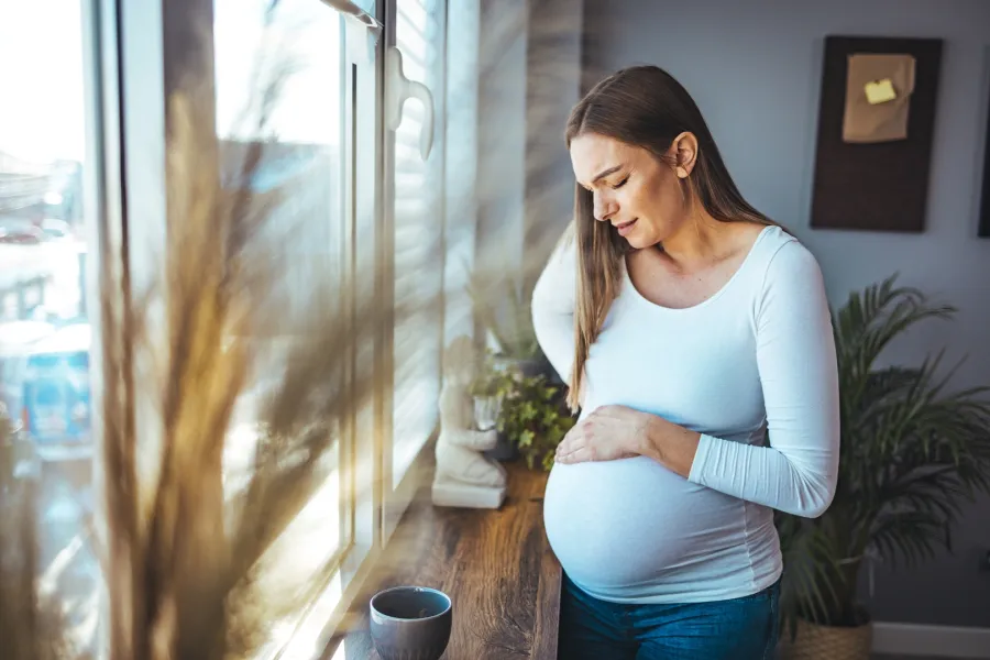 صورة لحامل تتوجع