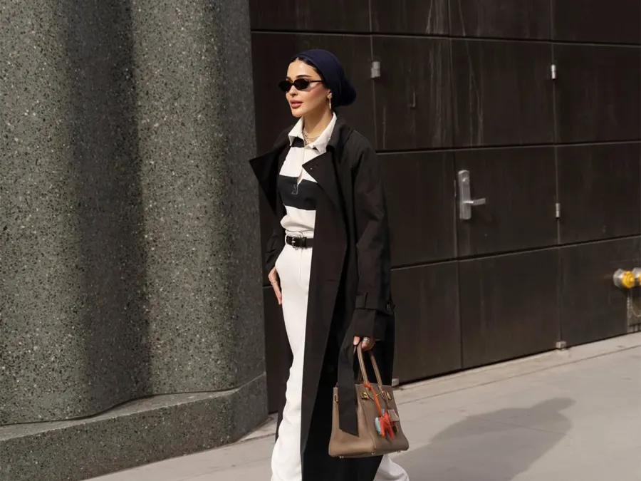 موضة الترانشكوت- الصورة من حساب حنين الصيفي على انستغرام