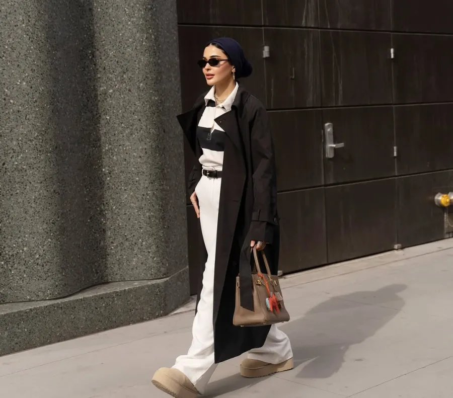 موضة الترانشكوت- الصورة من حساب حنين الصيفي على انستغرام