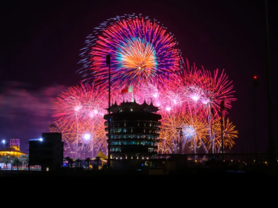 الألعاب النارية تزين حلبة البحرين الدولية - الصورة من الموقع الرسمي لحلبة البحرين