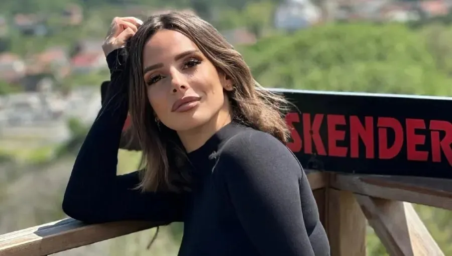 إيمان العاصي - الصورة من صفحتها على إنستغرام