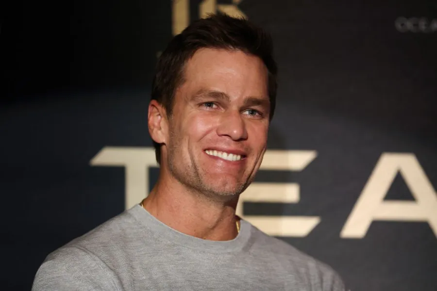 توم برادي خلال قمة قادة الفريق في فلوريدا (Tom Brady during Team Brady's Leaders' Summit in Florida)- مصدر الصورة: (Photo by Megan Briggs / GETTY IMAGES NORTH AMERICA /  Getty Images via AFP)