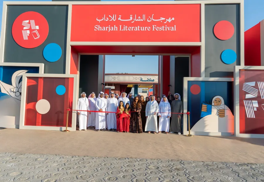 الشيخة بدور القاسمي تفتتح مهرجان الشارقة للآداب. الصورة من مكتب الشارقة الإعلامي