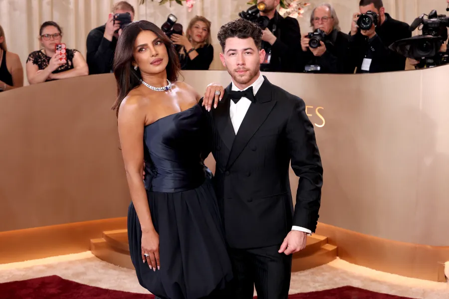بريانكا شوبرا ونيك جوناسPriyanka Chopra and Nick Jonas  في حفل توزيع جوائز غولدن غلوب 2026. مصدر الصورة: Monica Schipper / GETTY IMAGES NORTH AMERICA / Getty Images via AFP
