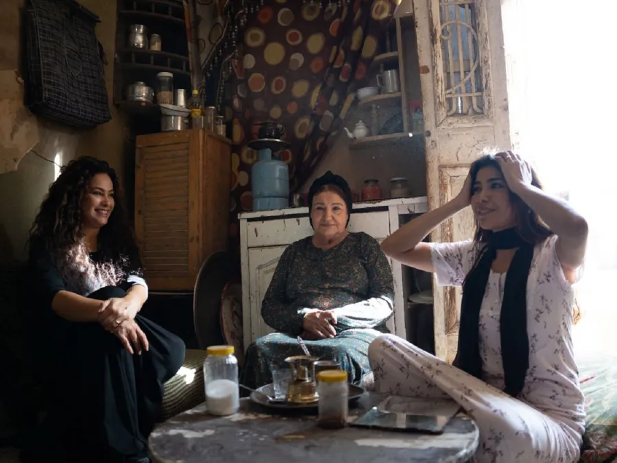 هند صبري ومها نصار وميمي جمال فى كواليس مناعة - الصورة من الشركة المتحدة