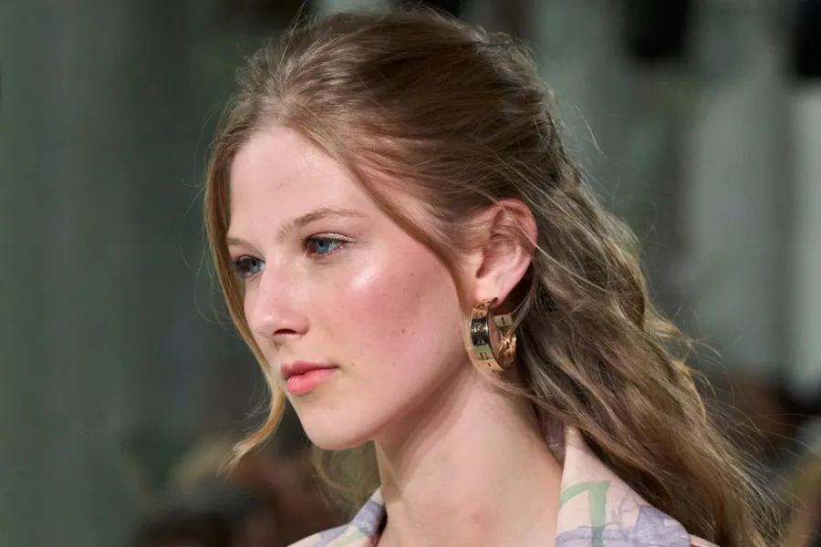 العناية بالبشرة