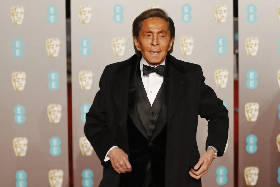 فالنتينو غارافاني في لندن (Valentino Garavani in London ). مصدر الصورة: Tolga AKMEN / AFP