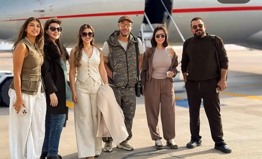 منذر رياحنة برفقة فريق عمل مسلسل الكينج - الصورة من حسابه على إنستغرام