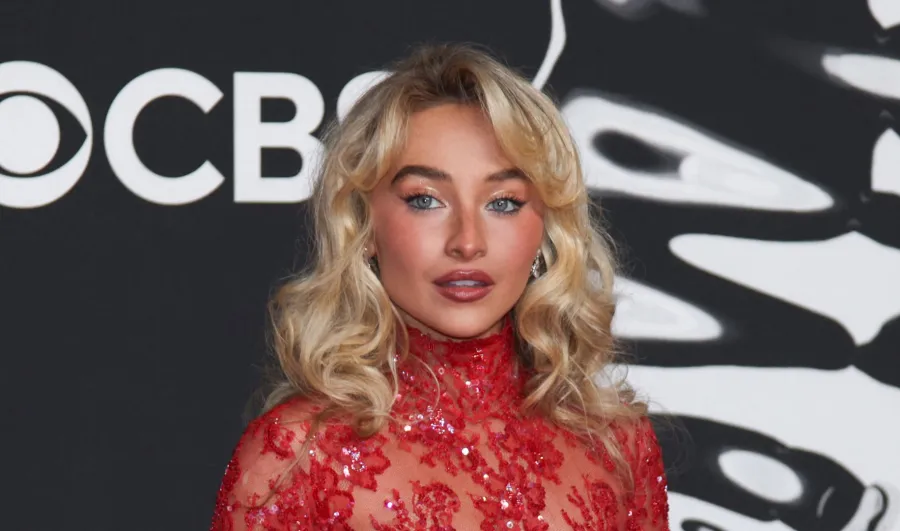 سابرينا كاربنتر sabrina Carpenter في حفل توزيع جوائز MTV VMA. مصدر الصورة: Leonardo Munoz / AFP