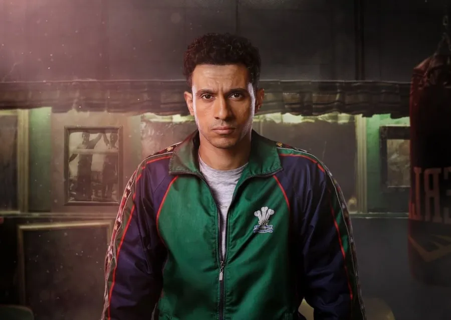 عصام عمر على الملصق الدعائي لمسلسل بطل العالم- الصورة من صفحة منصة يانغو بلاي على إنستغرام