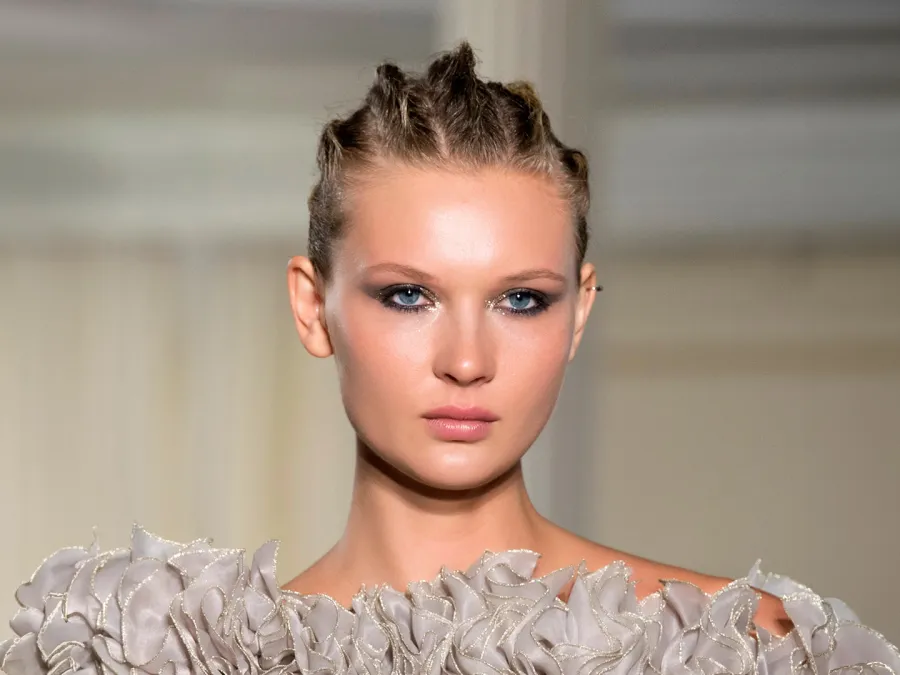 تطبيق مكياج