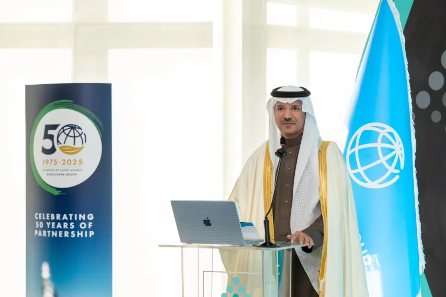  نائب وزير الموارد البشرية والتنمية الاجتماعية للعمل، الدكتور عبد الله بن ناصر أبوثنين. الصورة من الحساب الرسمي للوزارة على منصة x