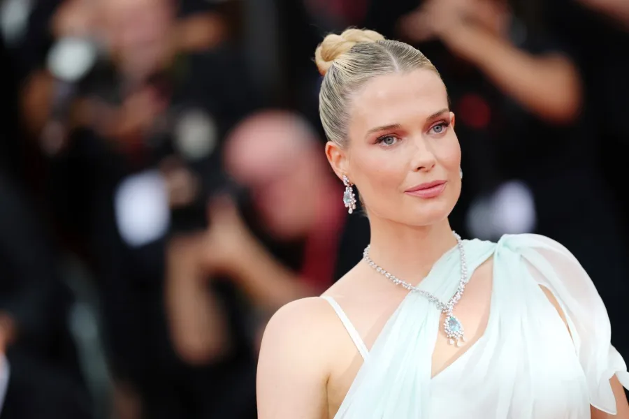 ليدي إليزا سبنسر Lady Eliza Spencer في مهرجان فينيسيا 2025. مصدر الصورة: Vittorio Zunino Celotto/Getty Images