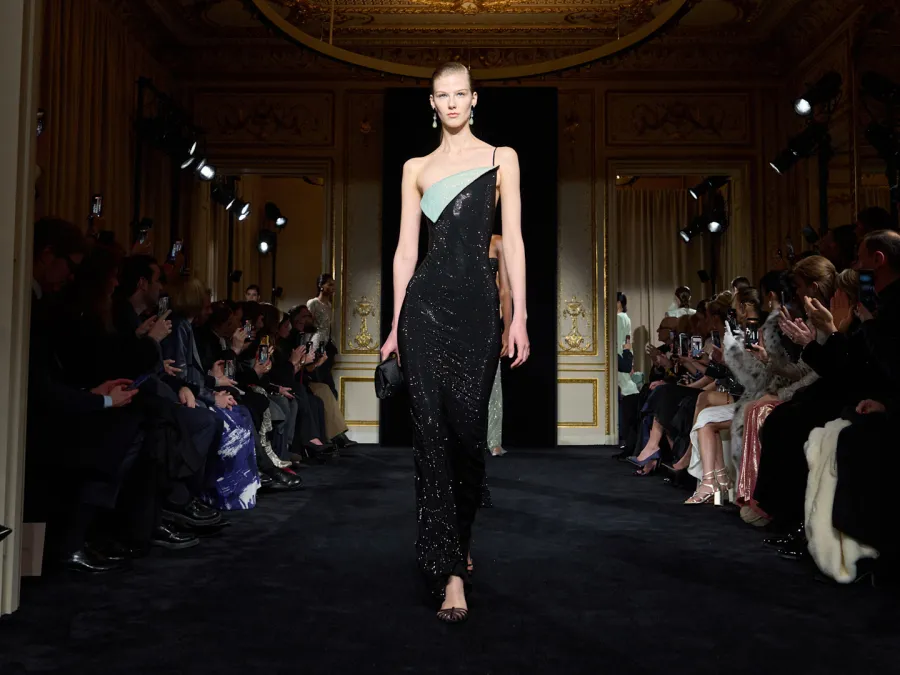 إطلالة من أرماني بريفيه Armani Prive - الصورة من Launchmetrics/Spotlight ©