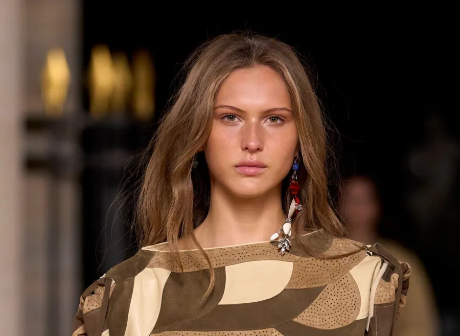 وصفة طبيعية لتقوية الشعر وخصوصا بمقدمة الرأس