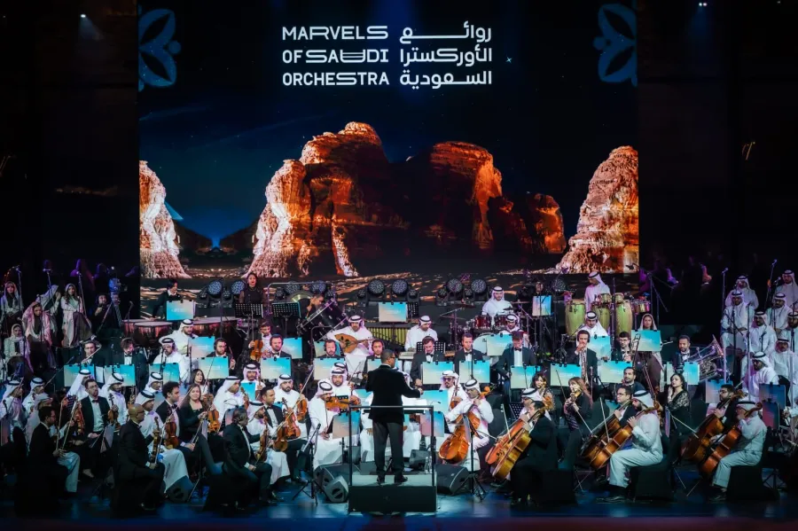  روائع الأوركسترا السعودية تتألق في مرايا العلا