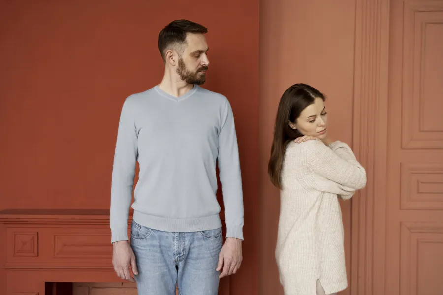 الرجل النرجسي في العلاقة العاطفية- مصدر الصورة: freepik