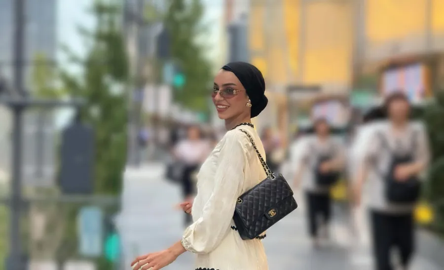 إطلالات محتشمة من زينة عماد- الصورة من حسابها على إنستغرام