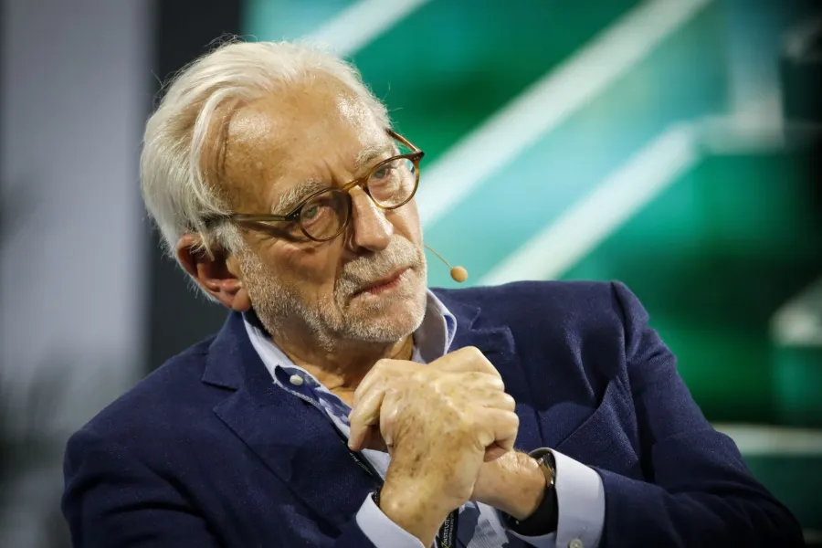 نيلسون بيلتز في ميامي، فلوريدا، الولايات المتحدة الأمريكية (Nelson Peltz in Miami, Florida, US). مصدر الصورة: Marco Bello/Bloomberg via Getty Images