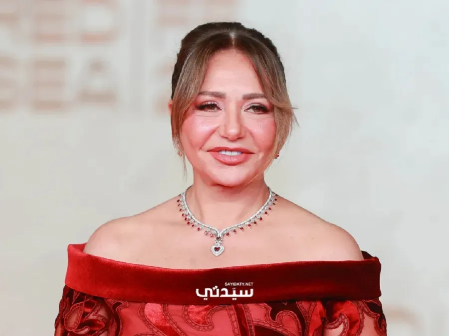 ليلى علوي بمجوهرات مرصوفة بالأحجار الكريمة - تصوير خاص لسيدتي