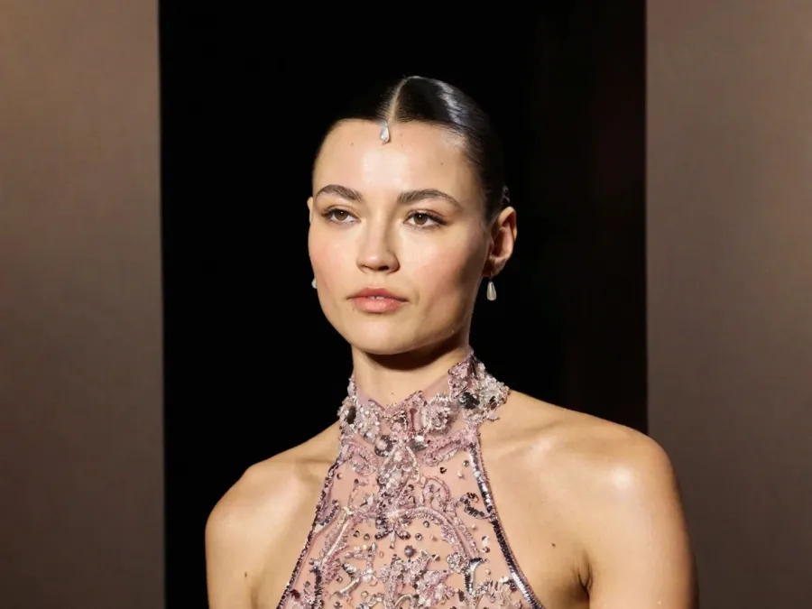 أخطاء شائعة في وضع الفاونديشن تفسد أي إطلالة وتكشف عيوب البشرة