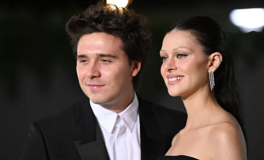 نيكولا بيلتز بيكهام وزوجها بروكلين بيكهام في متحف أكاديمية فنون وعلوم الصور المتحركة في لوس أنجلوس (Nicola Peltz Beckham and husband Brooklyn Beckham at the Academy Museum of Motion Pictures in Los Angeles). مصدر الصورة: Robyn Beck / AFP