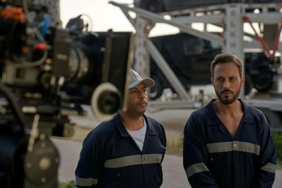 يوسف الشريف ومحمد جمعة من كواليس مسلسل فن الحرب- الصورة من المركز الإعلامي للشركة المنتجة