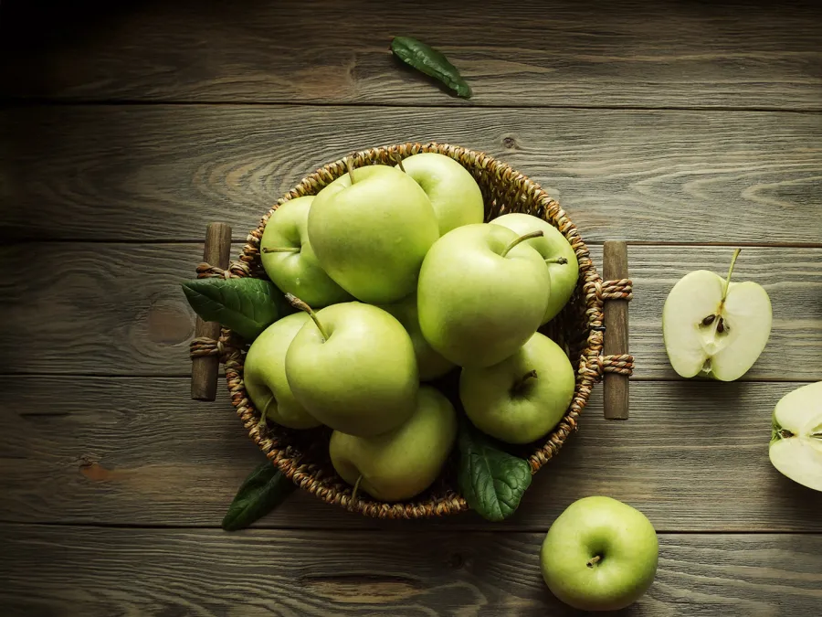 فوائد التفاح في السحور لا تعدّ ولا تحصى