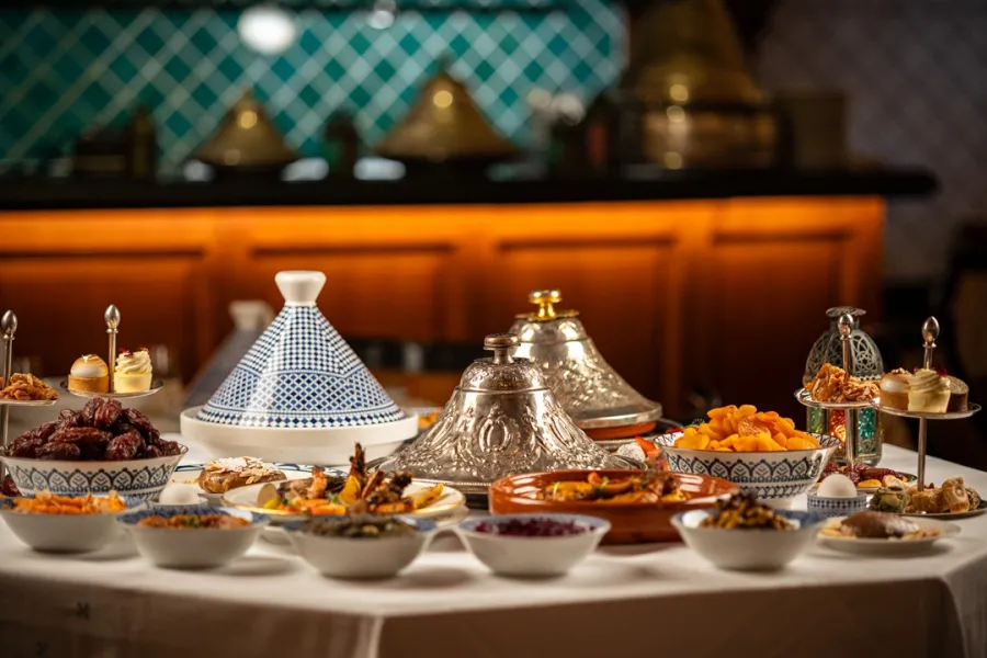 تجربة إفطار مميزة في مطعم طاجين