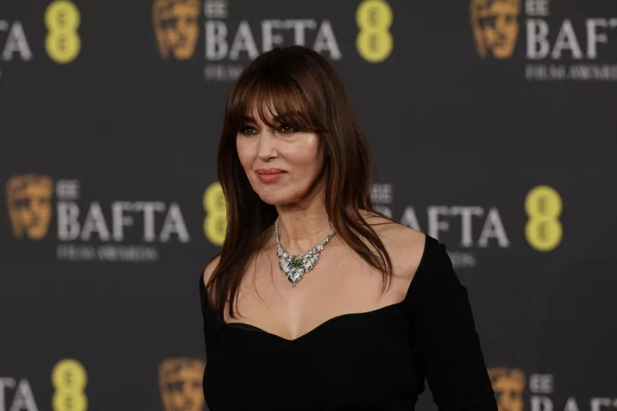 مونيكا بيلوتشي في حفل جوائز بافتا 2026 (مصدر الصورة  Adrian Dennis / AFP)