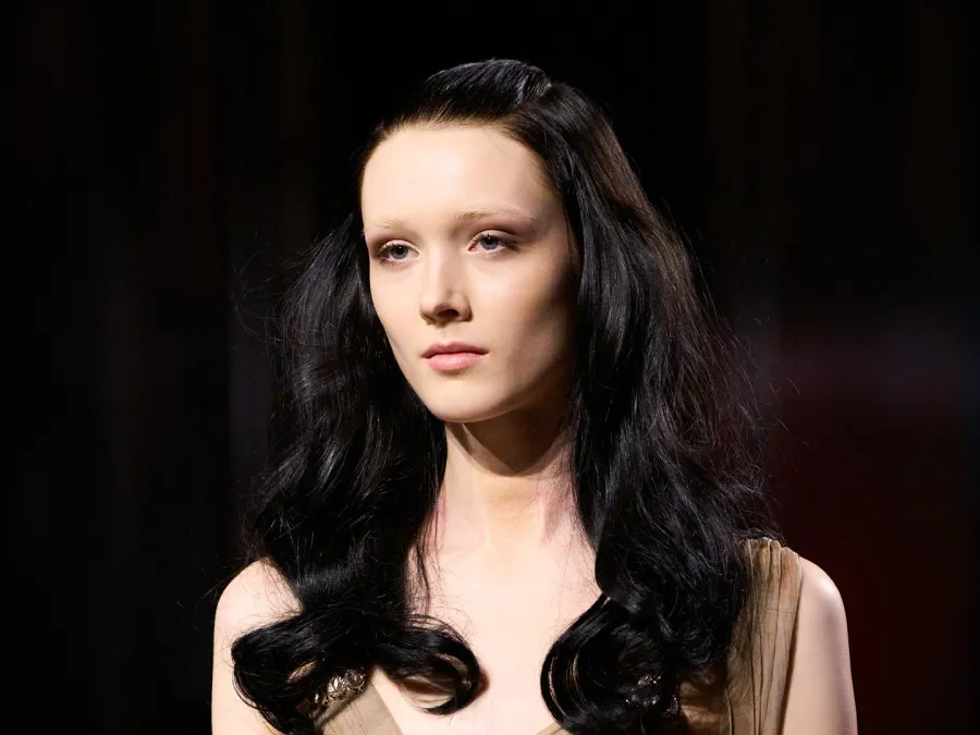 من عرض إيلي صعب - من الصورة من Launchmetrics/Spotlight© 