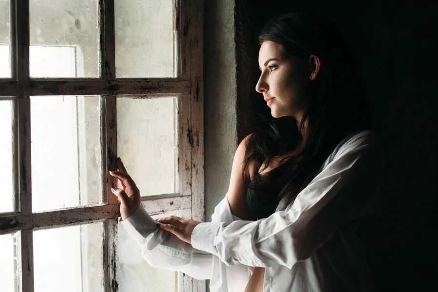 حلم الوحدة والشعور بالعزلة - مصدر الصورة: Freepik by freepic.diller