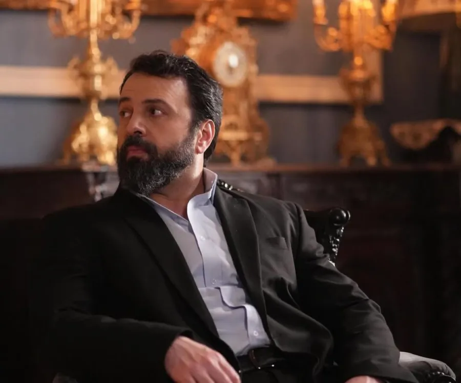 تيم حسن في كواليس مسلسل مولانا- الصورة من حسابه على إنستغرام