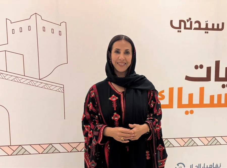 بدرية البشر- الصورة خاصة بسيدتي من تصوير زكية البلوشي