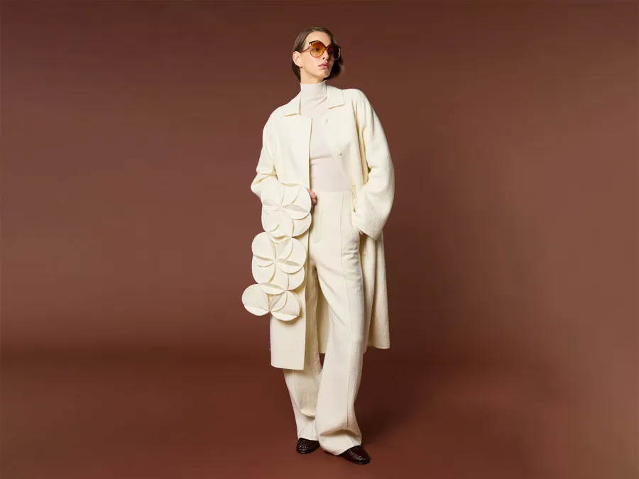 إطلالة من By Fang - الصورة من Launchmetrics/Spotlight