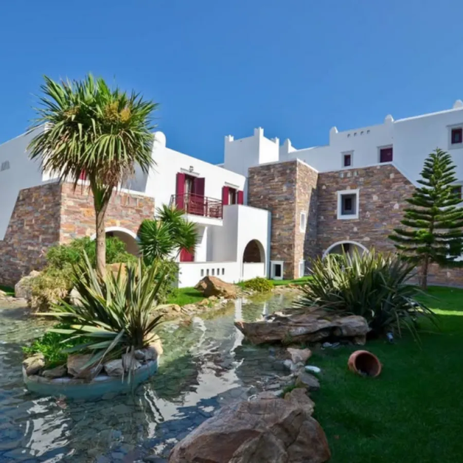 ناكسوس ريزورت بيتش -الصورة من صفحة naxos_resort الرسمية على إنستغرام