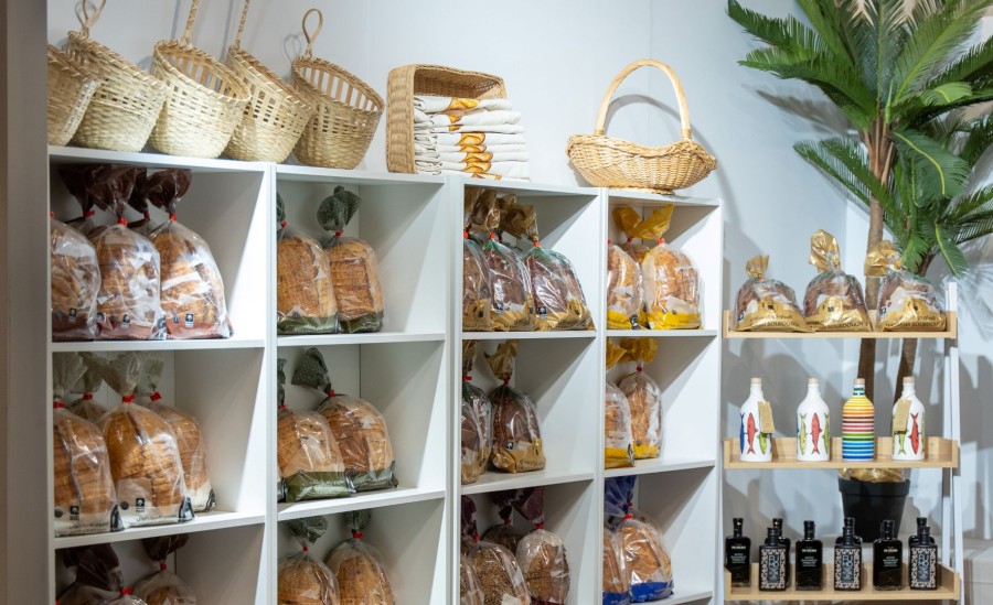 ""مخبوزات بوصفات سعودية 